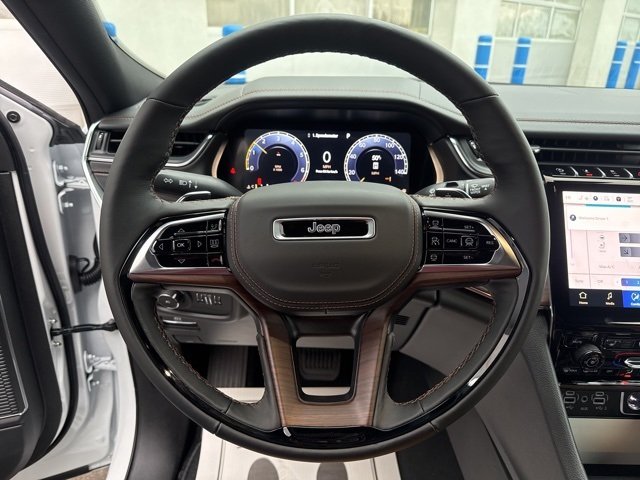 2025 Jeep Grand Cherokee L Summit photo 2