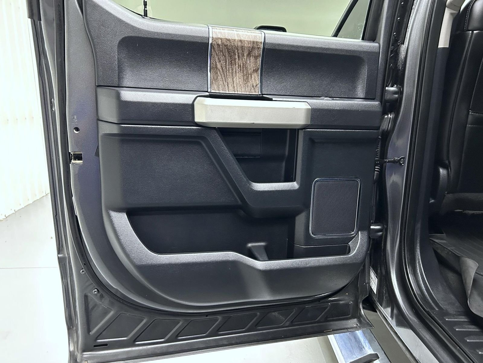 Used 2019 Gray Ford Lariat image 20