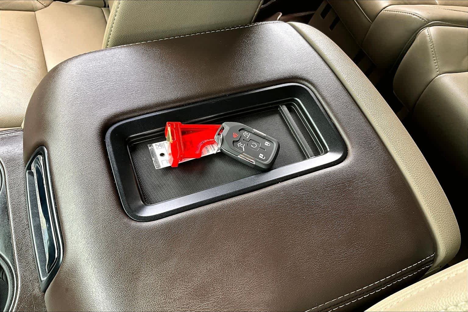Used 2019 Iridescent Pearl Tricoat Chevrolet LT image 14