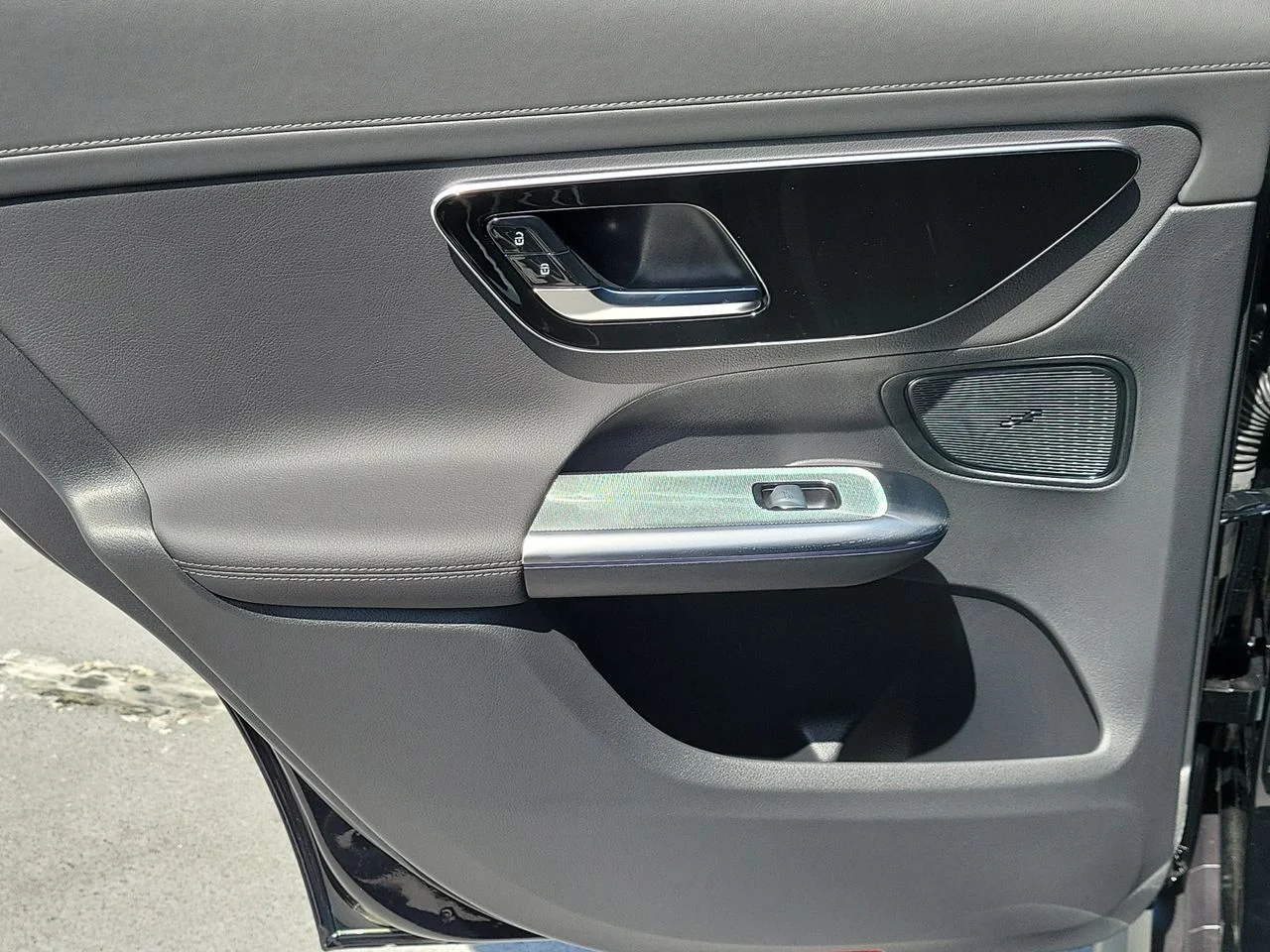 New 2027 Black Mercedes-Benz GLC 300 image 10