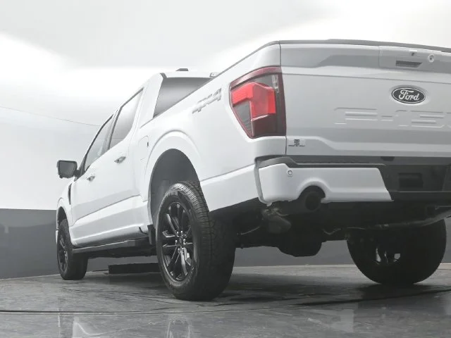 New 2026 Oxford White Ford XLT image 24