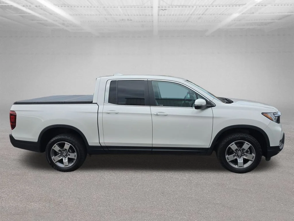 Used 2024 White Honda RTL image 7