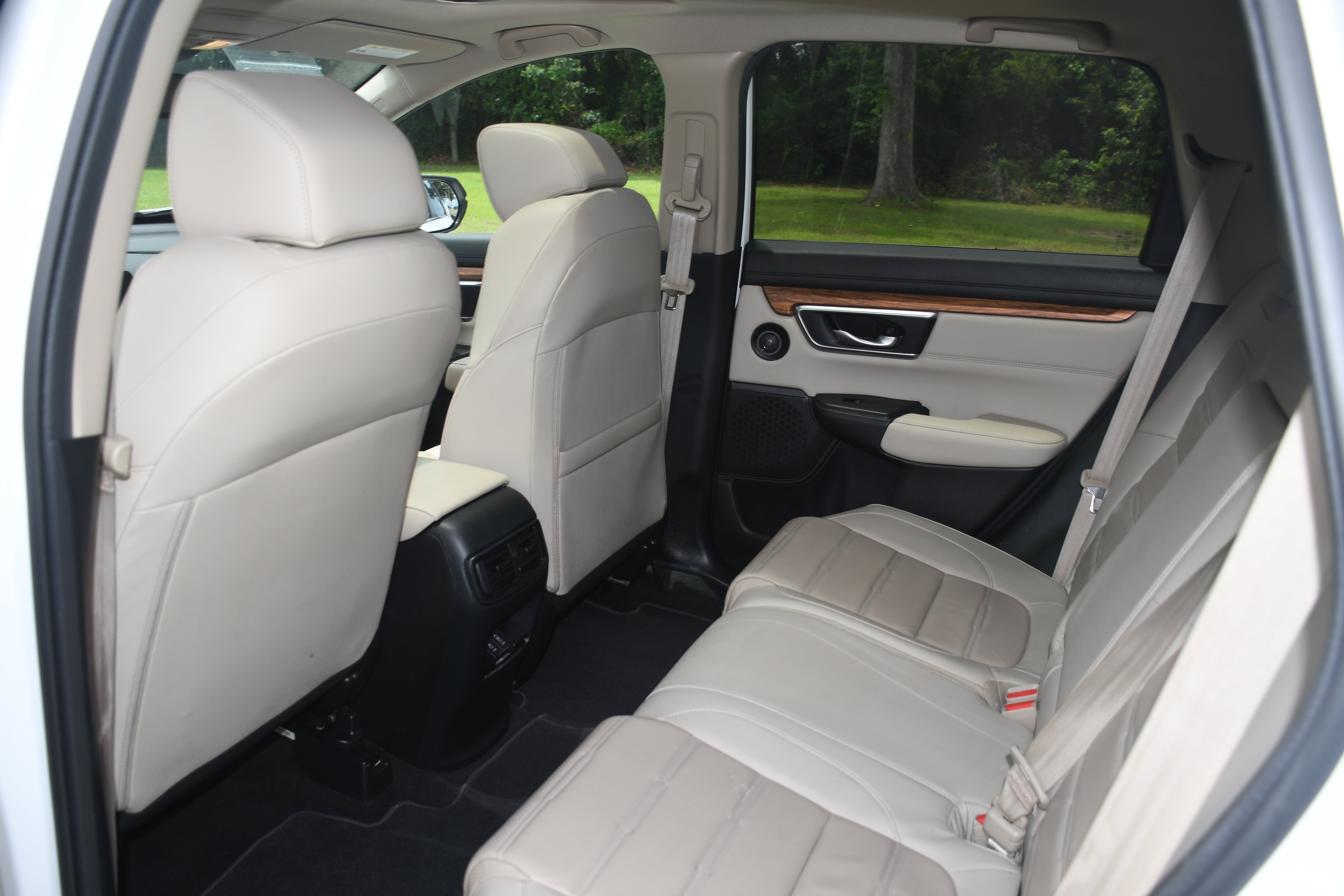 Used 2021 Silver Honda EX-L image 17