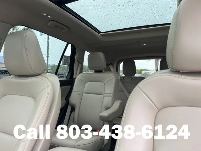 Used 2023 White Metallic Lincoln Standard image 19