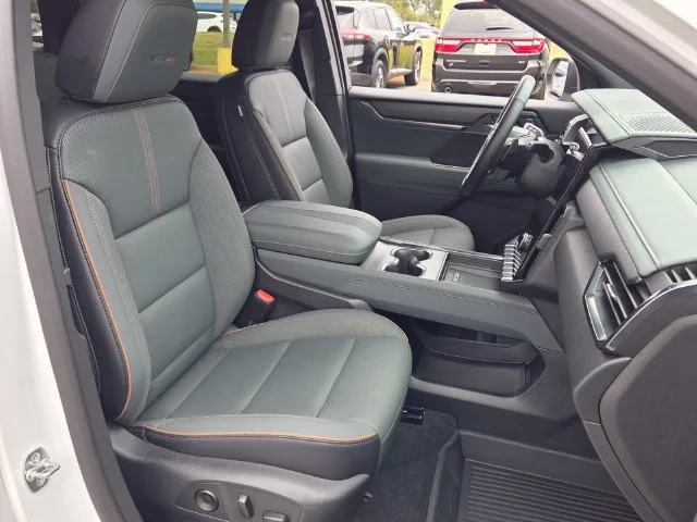 Used 2026 White GMC AT4 image 20