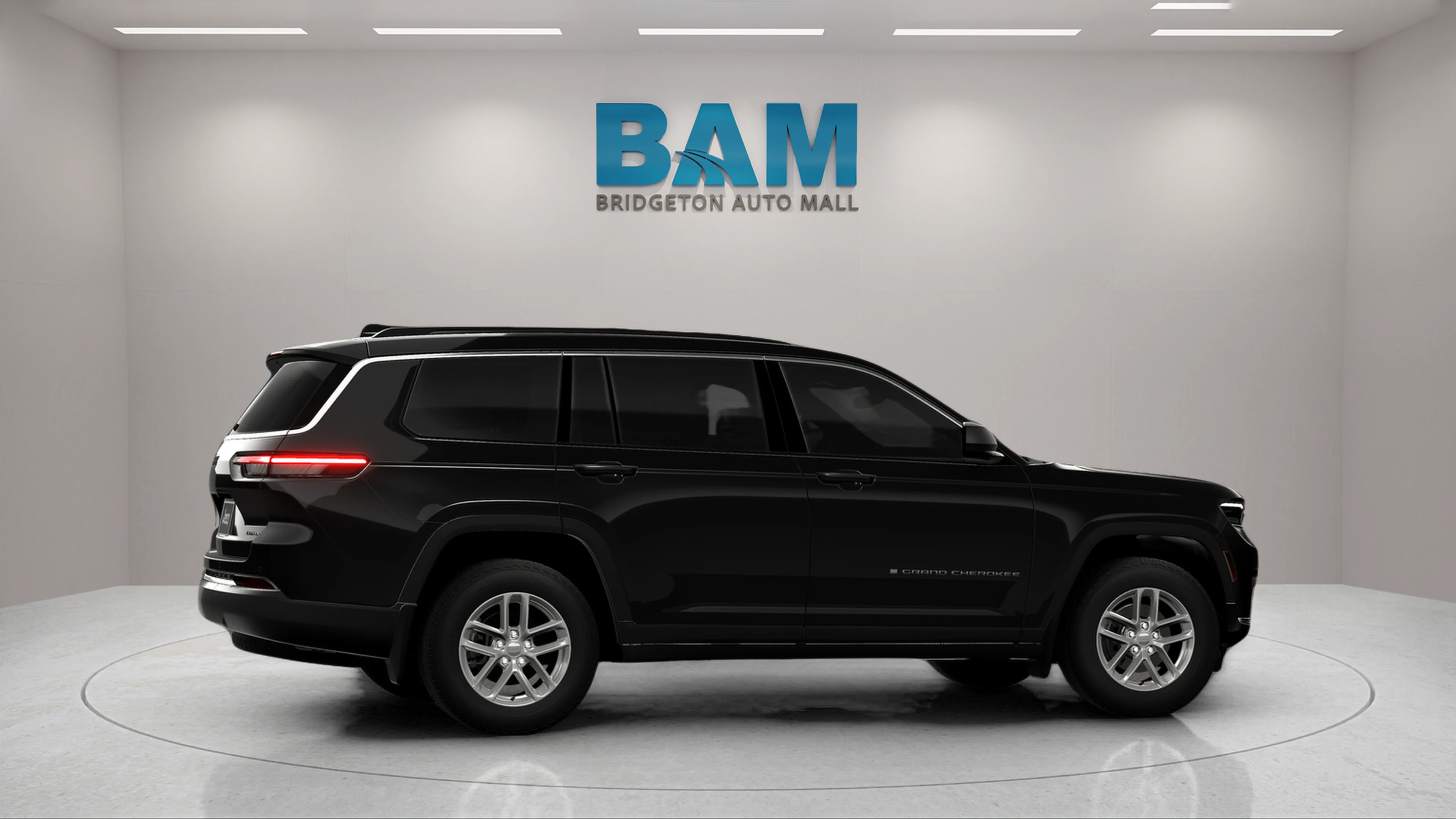 New 2026 Diamond Black Crystal Pearl-Coat Exterior Paint Jeep Laredo X image 4