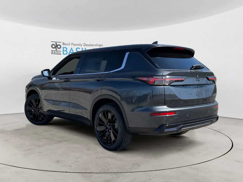 New 2026 Graphite Gray Mitsubishi LE image 5