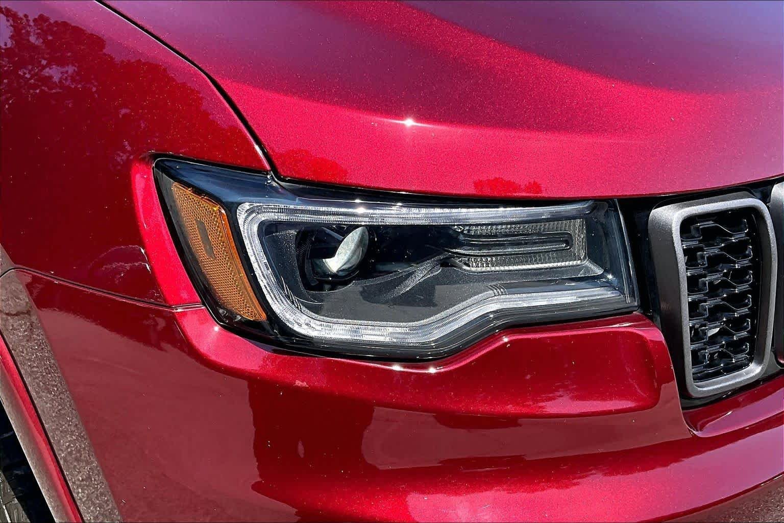 Used 2021 Velvet Red Pearlcoat Jeep 80th Anniversary image 28