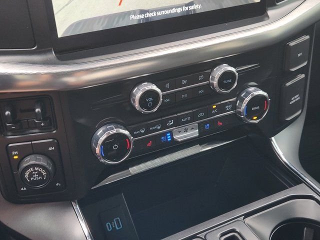Used 2022 White Ford Lariat image 20