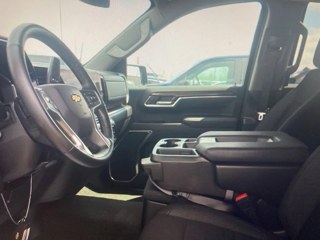 Used 2025 Gray Chevrolet LT image 16