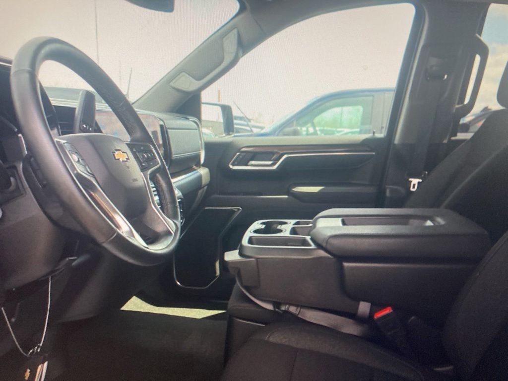 Used 2025 Gray Chevrolet LT image 16