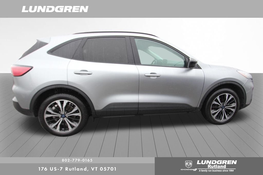 Used 2022 Silver Ford SEL image 3