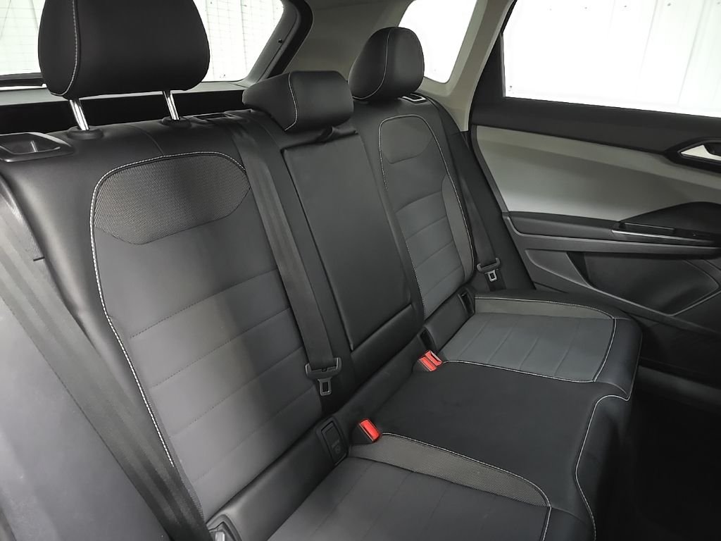 Used 2023 Silver Volkswagen 1.5T SE image 17