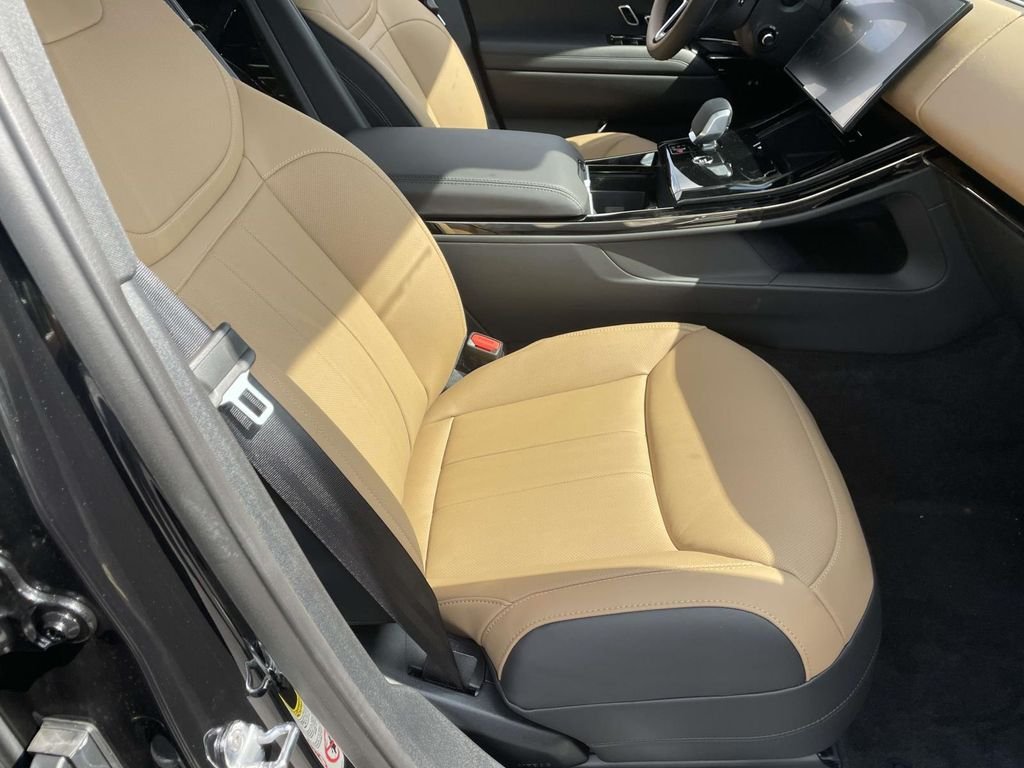 New 2026 Santorini Black Land Rover Dynamic SE image 19