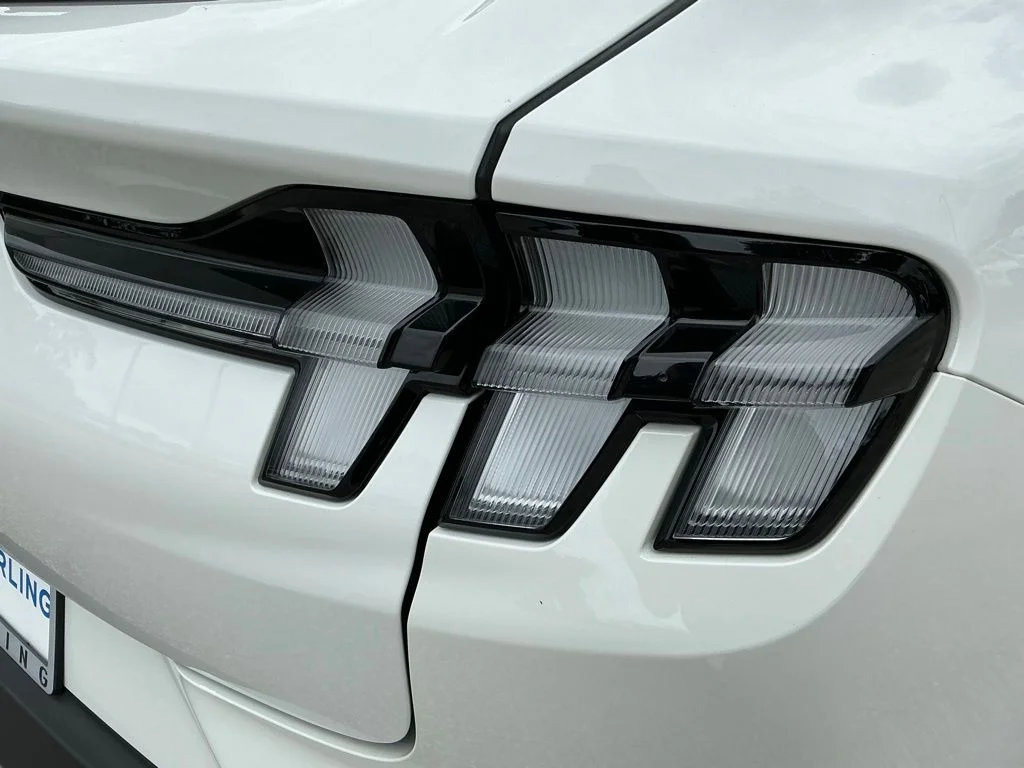 Used 2025 White Ford Premium image 32