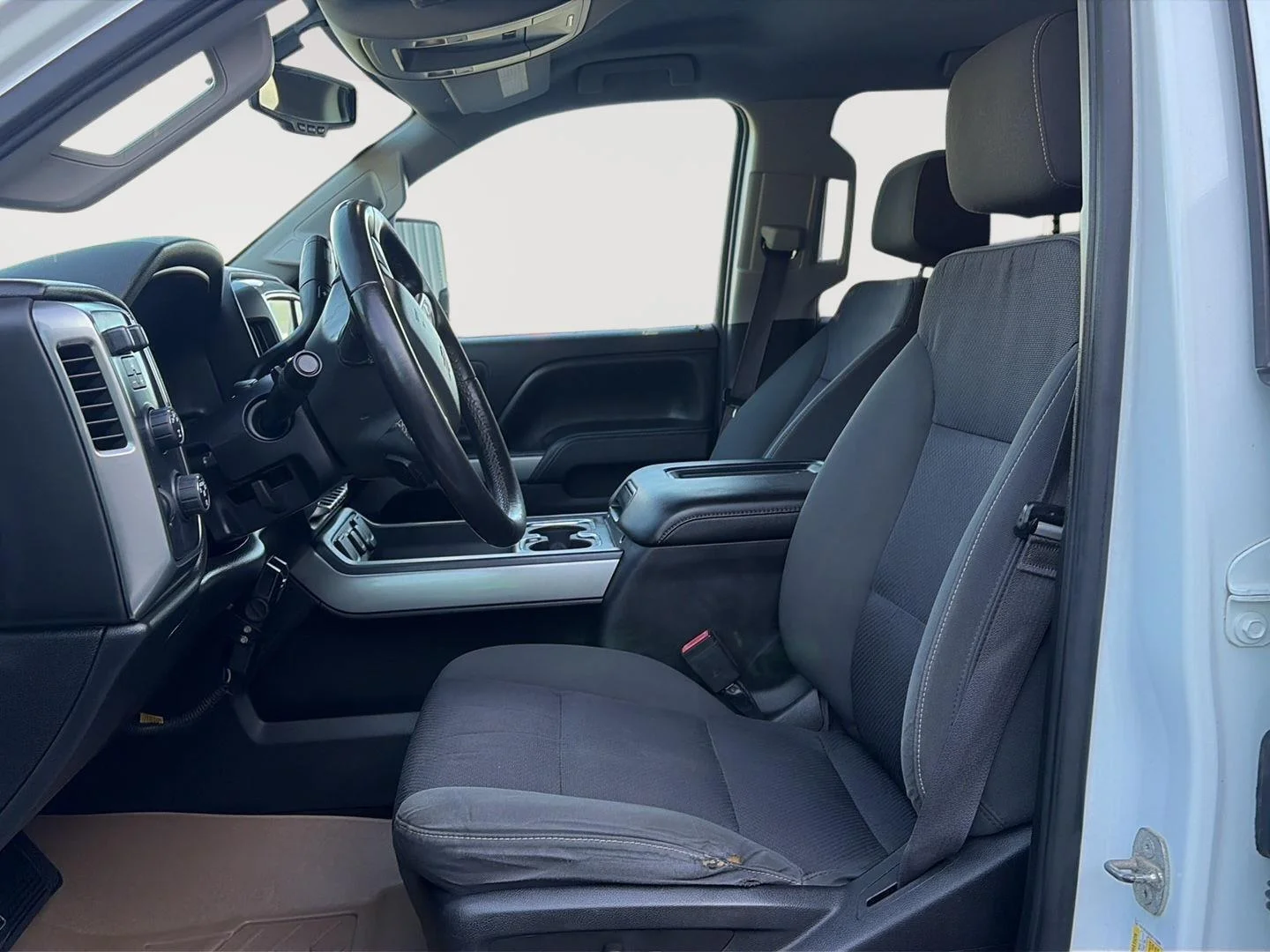 Used 2016 Summit White Chevrolet LT image 18