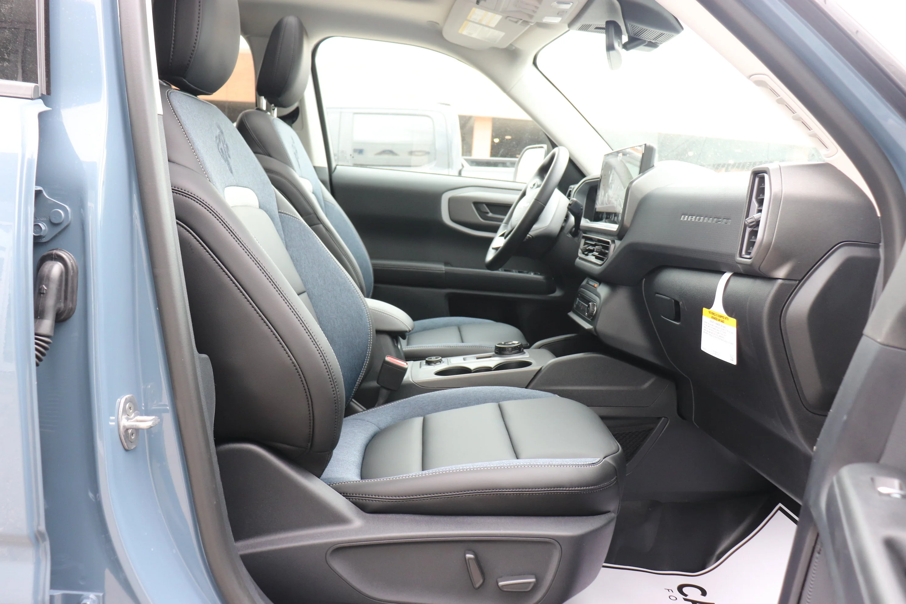 New 2026 AZURE GREY METALLIC TRI-COAT Ford Outer Banks image 9