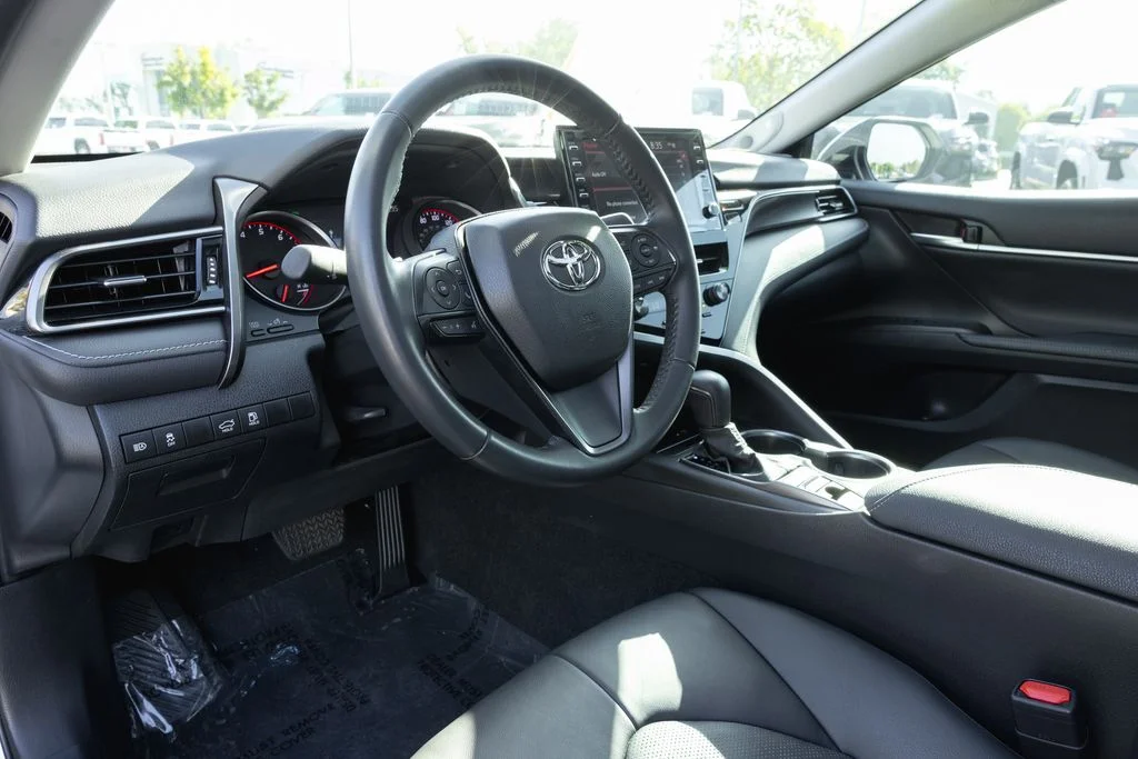 Certified Used 2023 Wind Chill Pearl/Midnight Black Metallic Toyota XSE V6 image 10