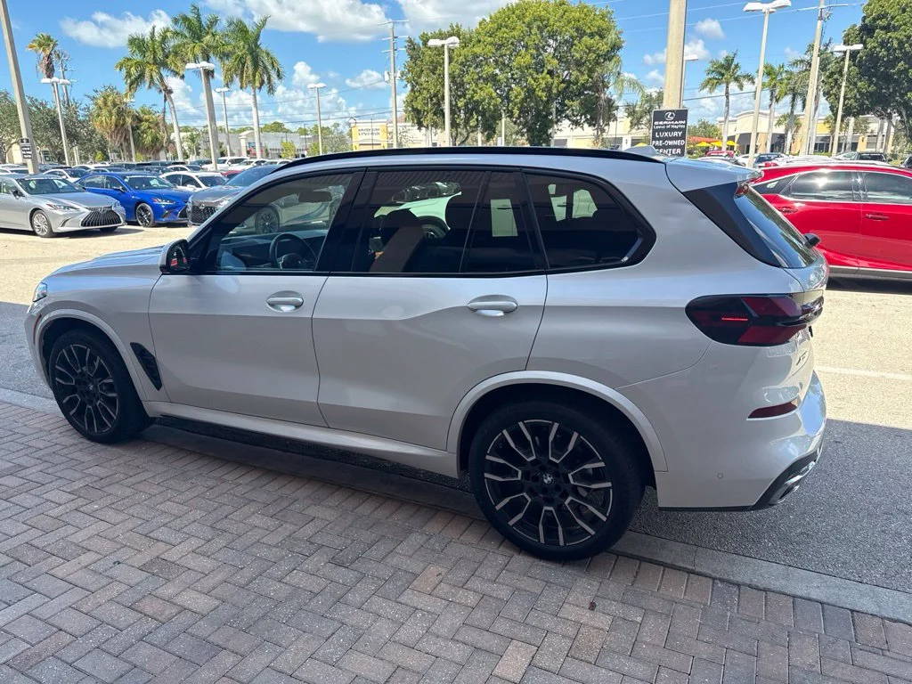 Used 2024 White BMW sDrive40i image 8