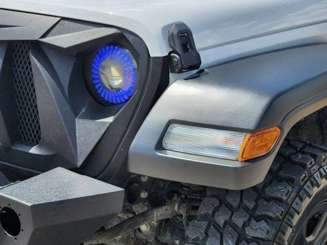 Used 2024 White Jeep Sport 4x4 image 9