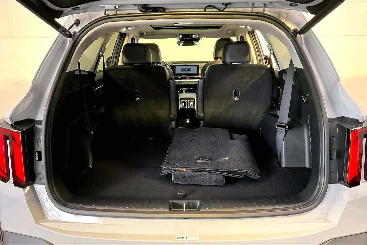 Used 2024 Wolf Gray Kia X-Line SX image 36