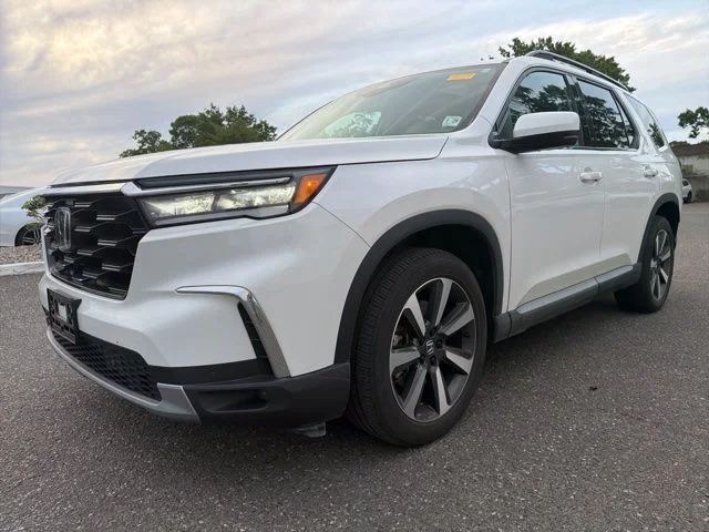 2024 Honda Pilot Touring AWD's photo