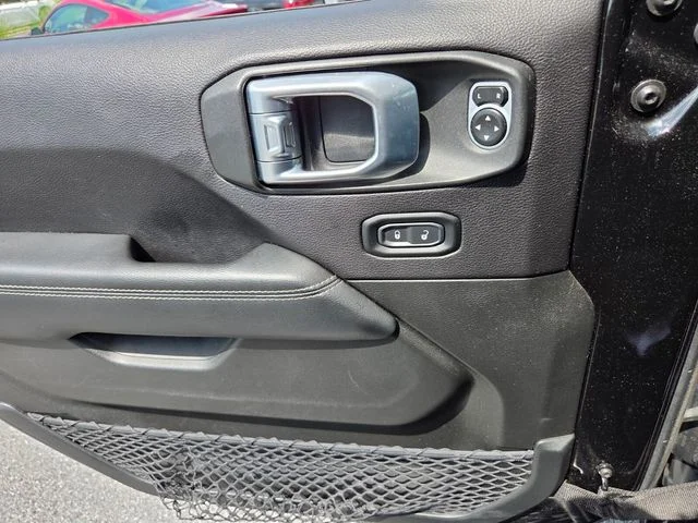 Used 2019 Black Jeep Unlimited Sahara image 26