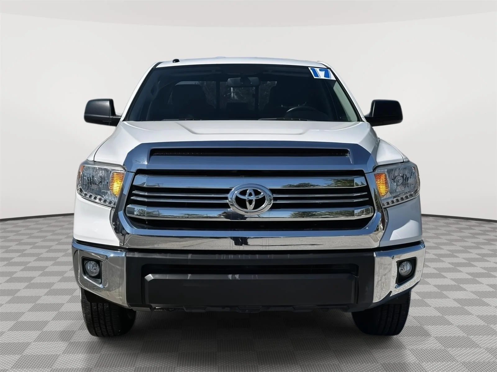 Used 2017 Toyota Tundra SR5 with VIN 5TFRM5F1XHX114227 for sale in Kansas City