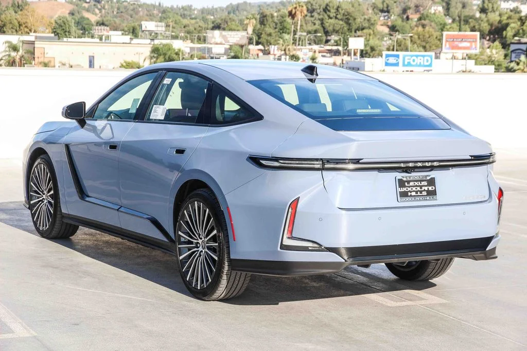 New 2026 Wavelength Lexus ES 350e PREMIUM image 6