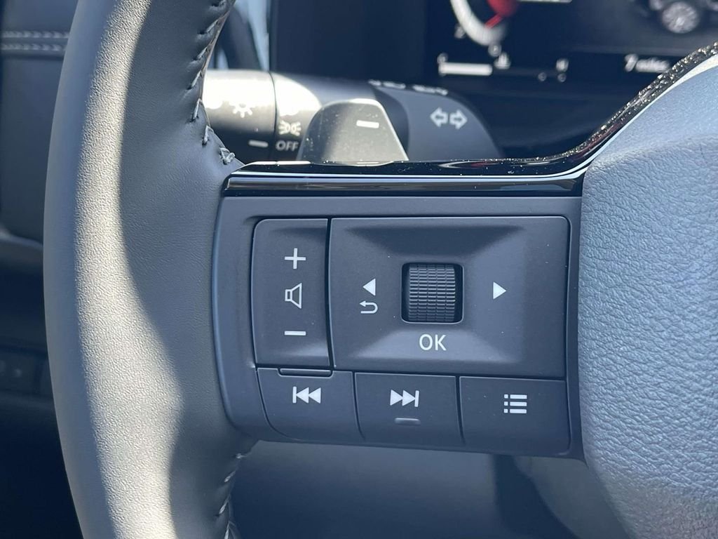 New 2026 Everest White Pearl TriCoat Nissan Platinum image 23