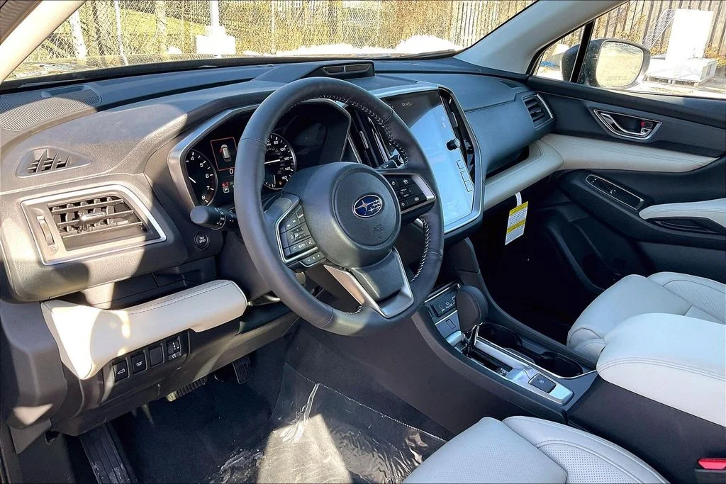 New 2026 CRYSTAL BLACK SILICA Subaru Limited 8-Passenger image 8