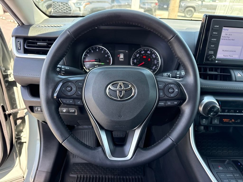 Certified Used 2022  Toyota XLE image 24