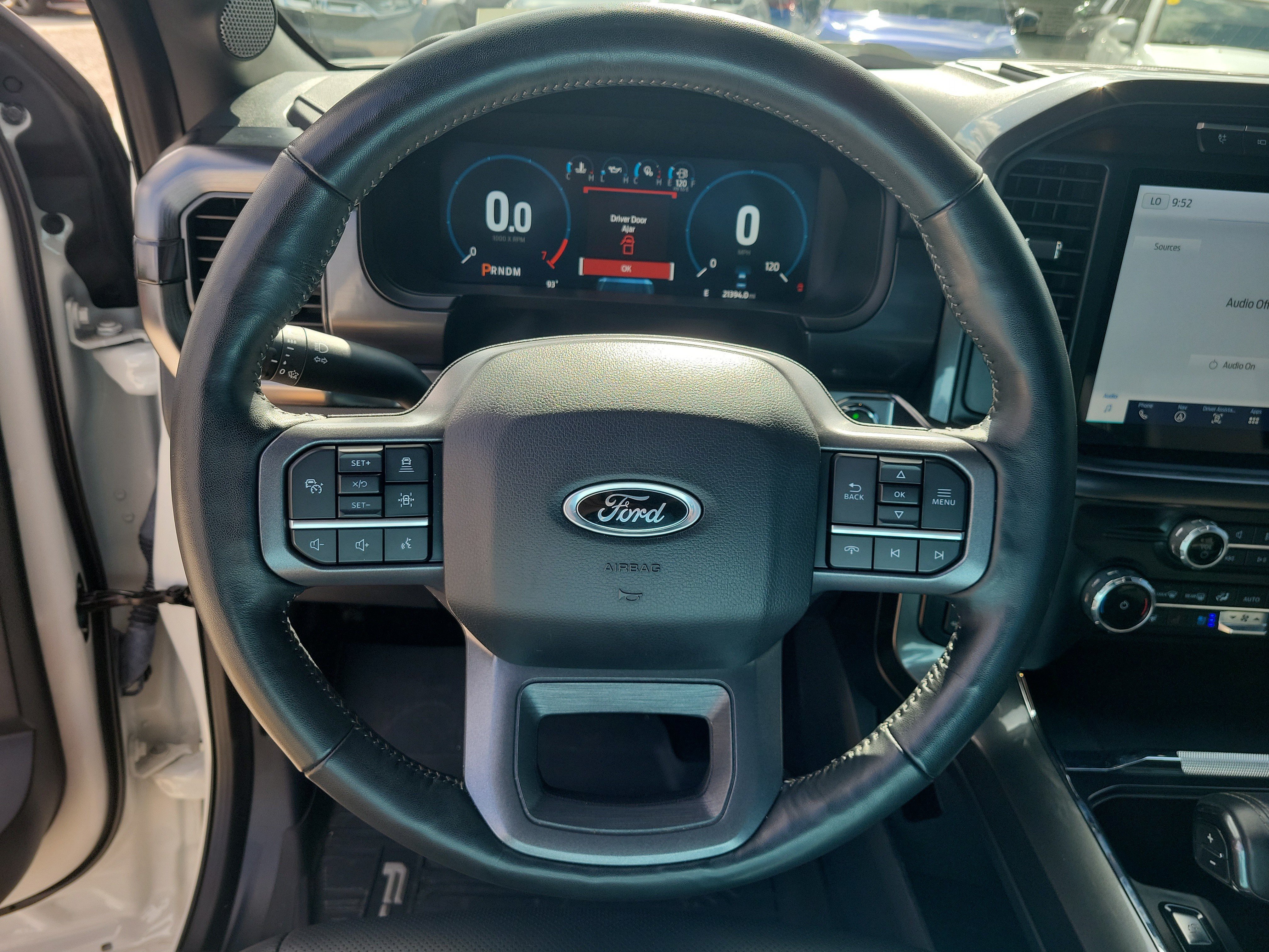 Used 2023 White Metallic Ford LARIAT image 21