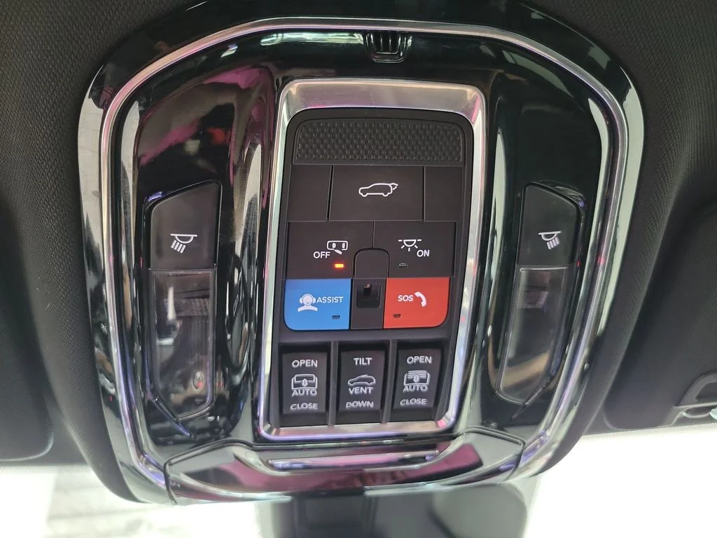 Certified Used 2022 Gray Jeep Summit 4xe image 49