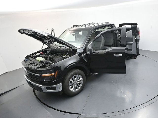 New 2026 Agate Black Metallic Ford XLT image 46