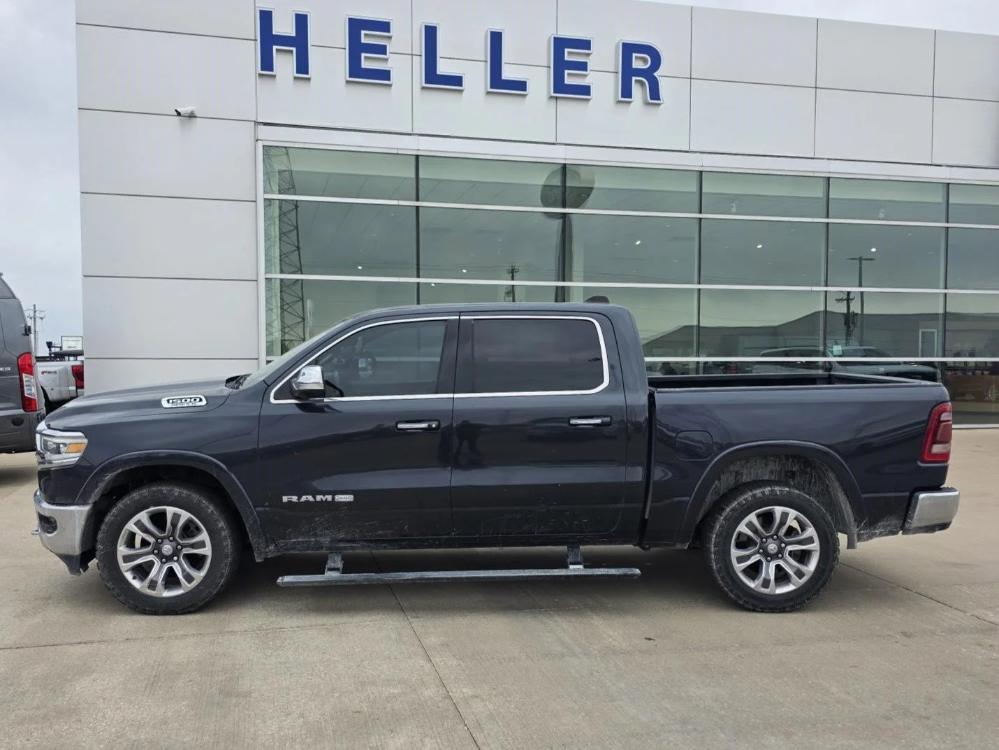 Used 2019 Maximum Steel Metallic Clearcoat Ram Laramie Longhorn image 3