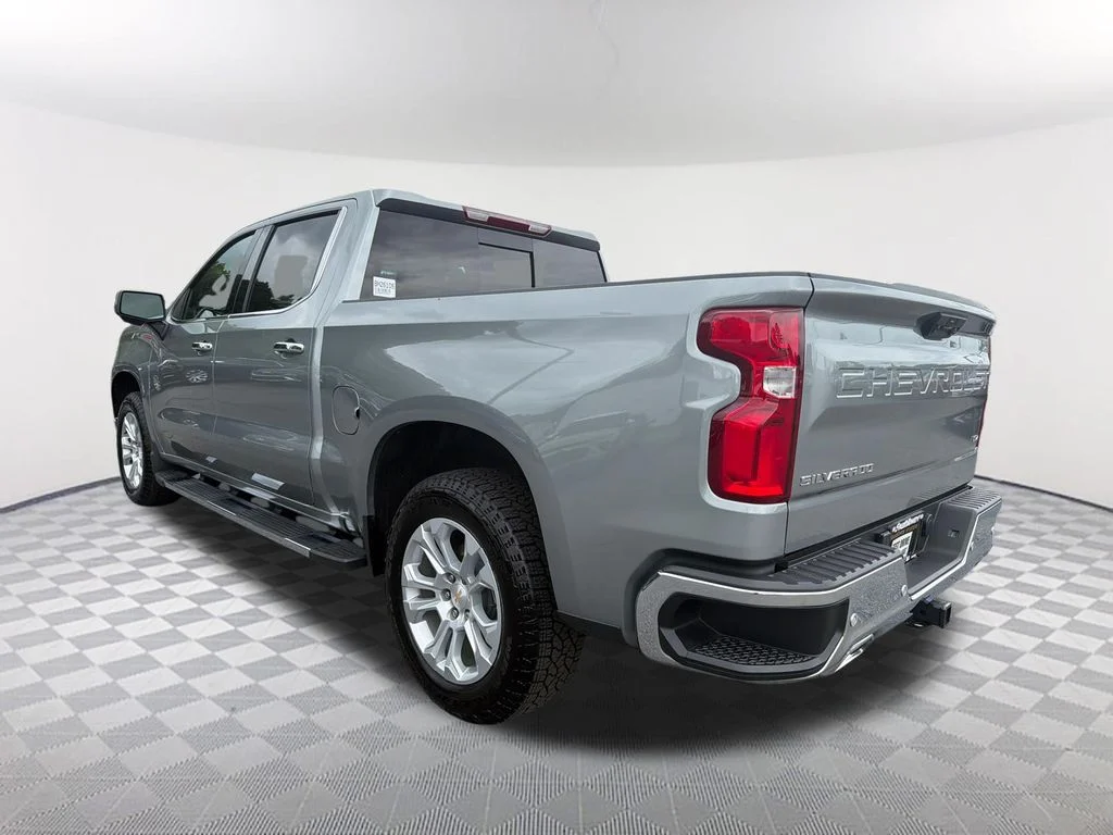 Used 2025 Gray Chevrolet LTZ image 7