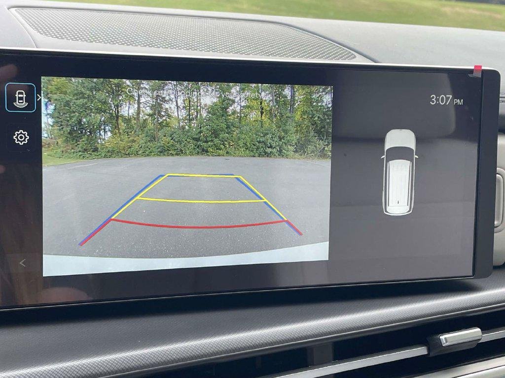 New 2027 White Hyundai SE FWD image 28