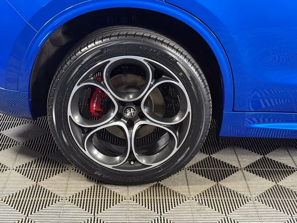 Used 2023  Alfa Romeo Veloce image 10