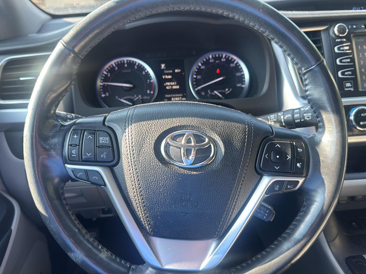 Used 2019 Blizzard Pearl Toyota Limited Platinum image 18