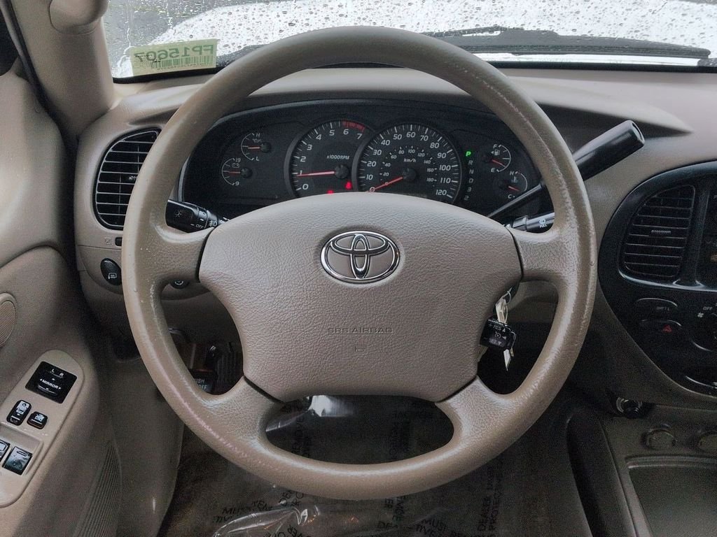 Used 2006 Natural White Toyota SR5 image 13