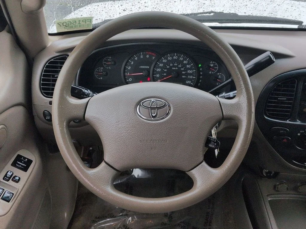 Used 2006 Natural White Toyota SR5 image 13
