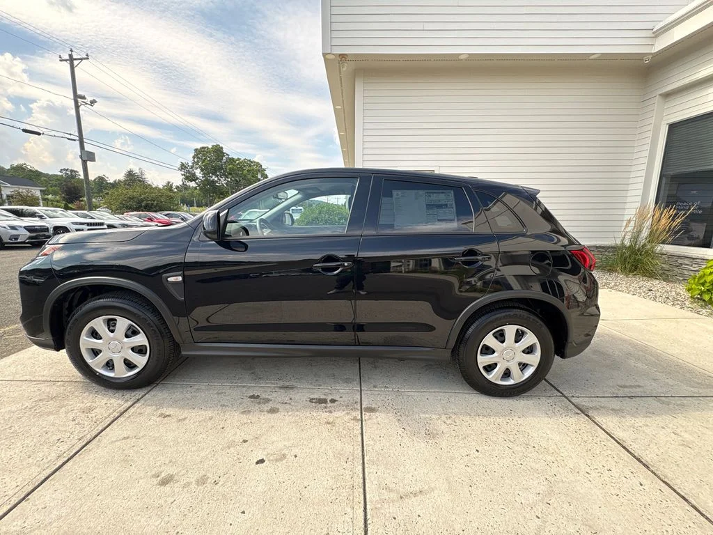 New 2026 Black Mitsubishi  image 12