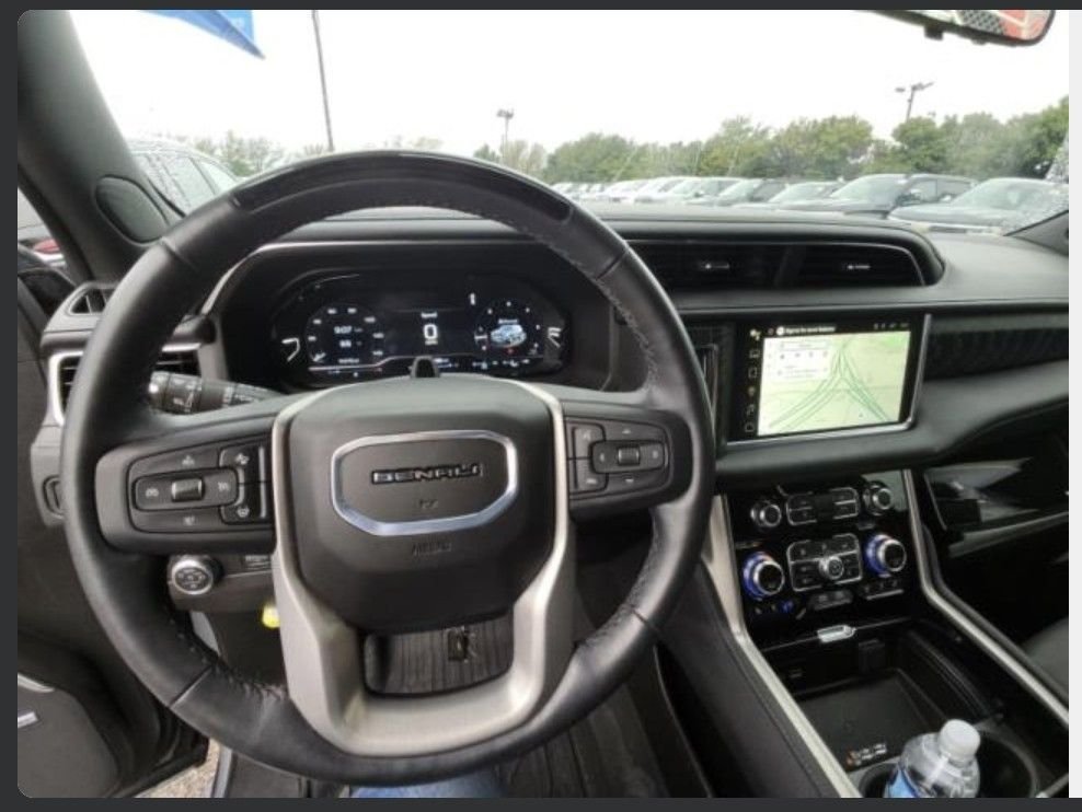 2024 GMC Yukon Denali - Photo 9