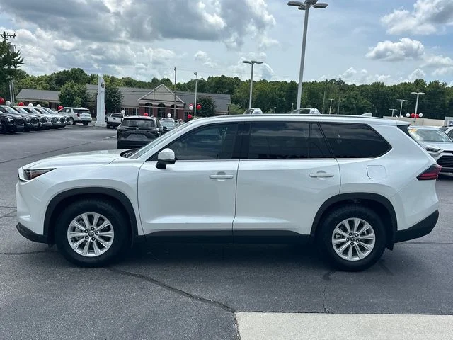 Used 2025 Beige Toyota XLE image 7