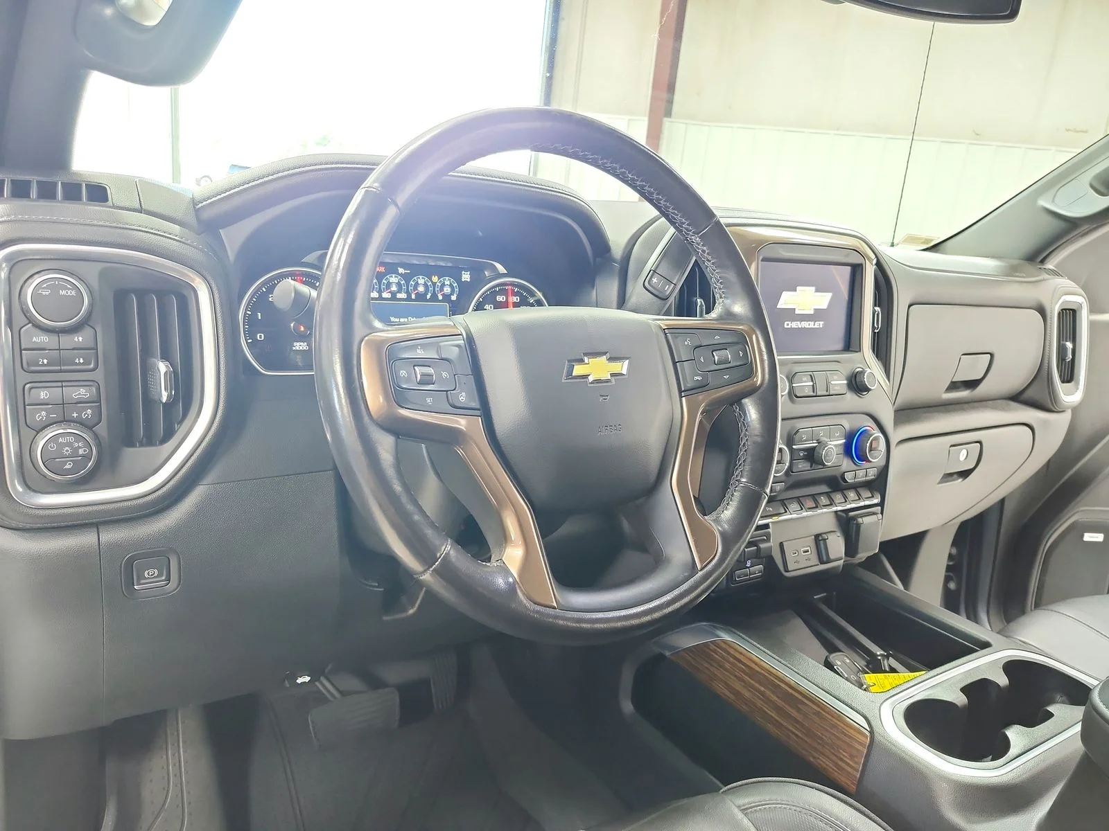 Used 2022 Gray Chevrolet High Country image 18