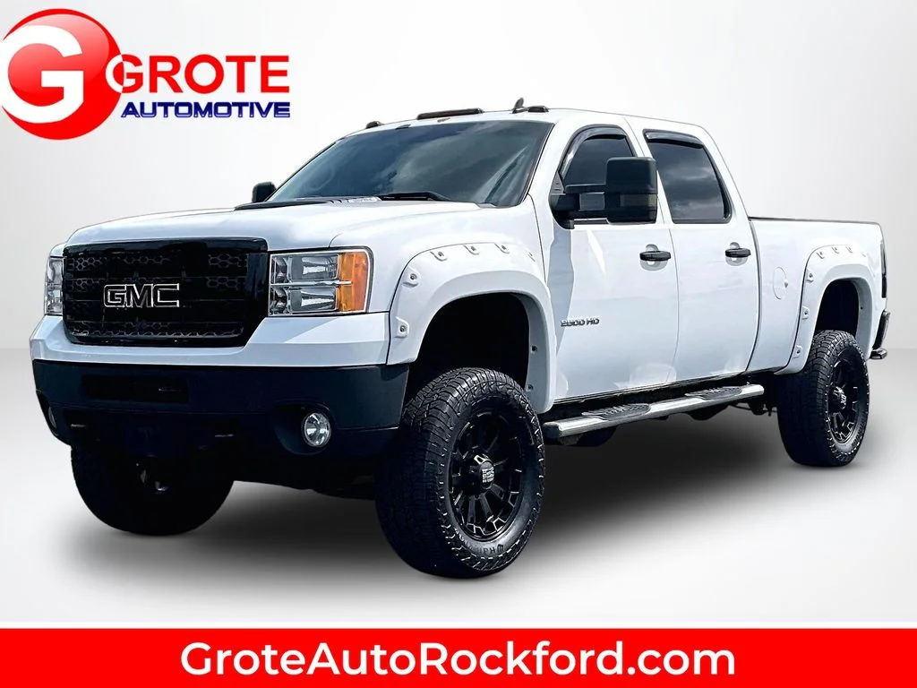 Used 2014 White GMC SLE image 1