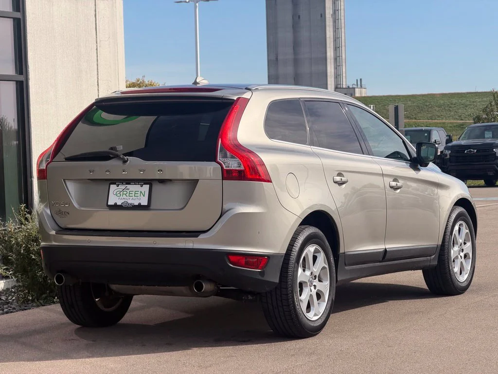 Used 2013 Silver Volvo 3.2 Platinum image 5