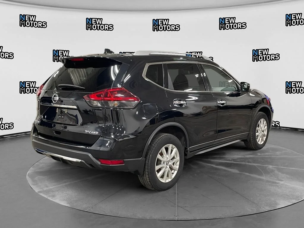 Used 2018 Magnetic Black Nissan SV image 5