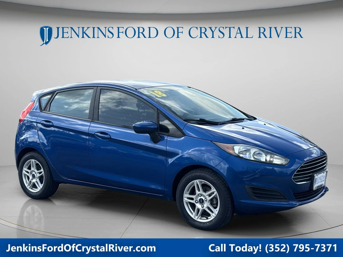 Used 2018 Lightning Blue Metallic Ford SE image 1